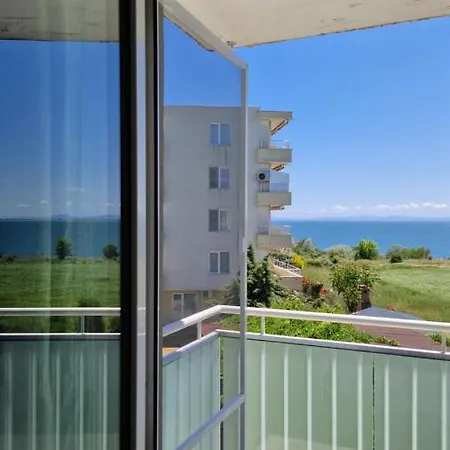 Апартамента Равда Apartment